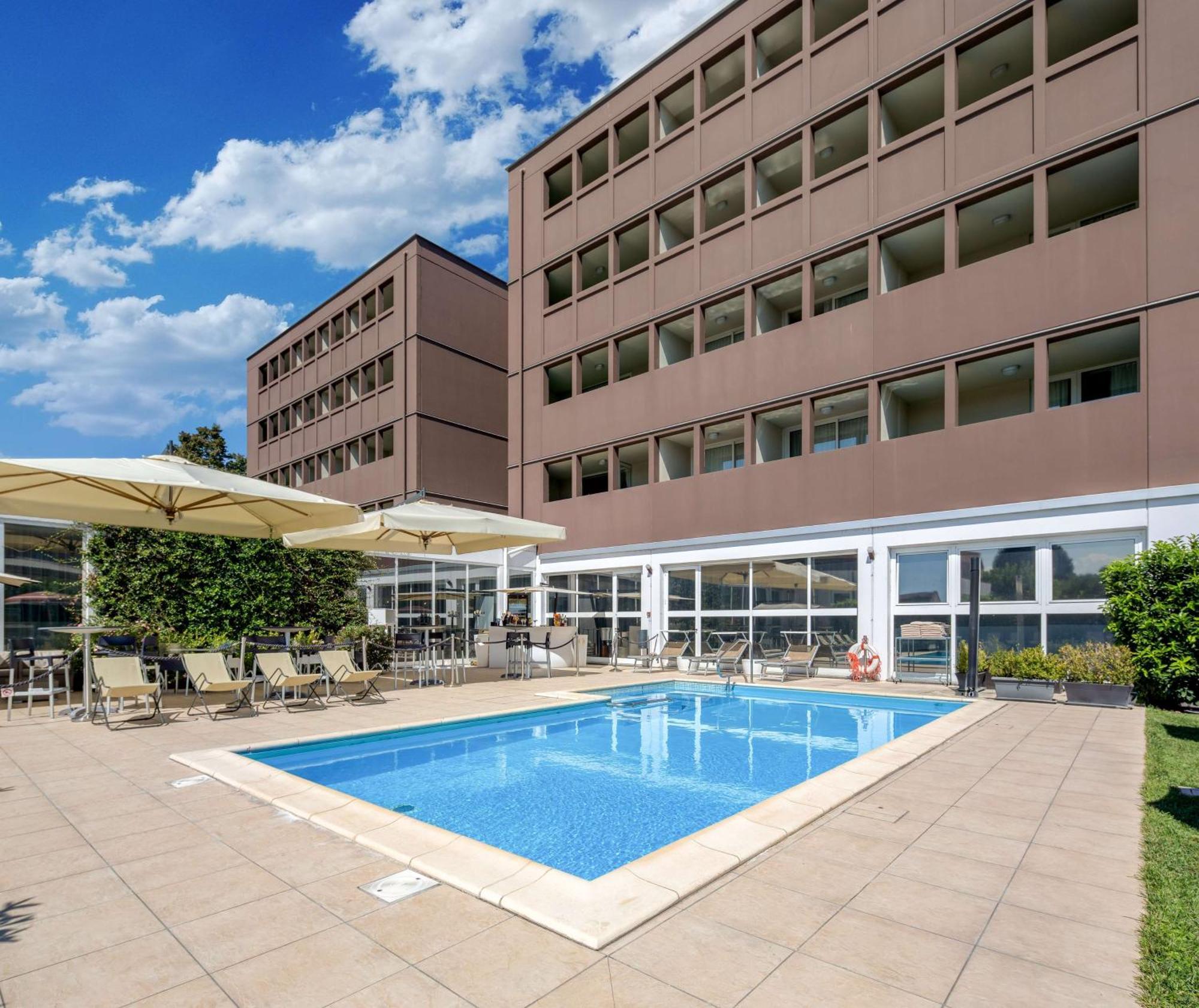 Best Western Plus Hotel Farnese ปาร์มา ภายนอก รูปภาพ
