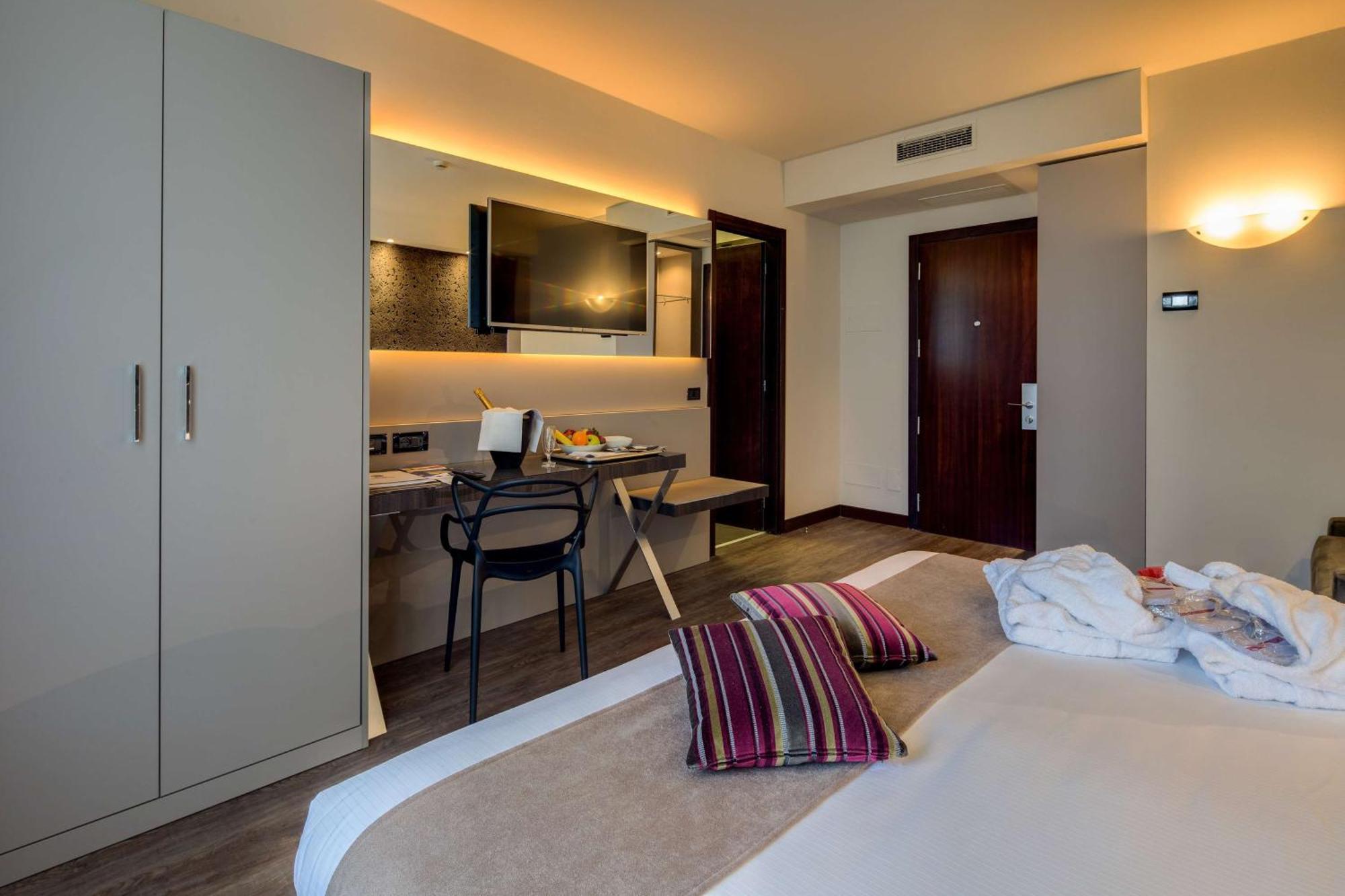Best Western Plus Hotel Farnese ปาร์มา ภายนอก รูปภาพ